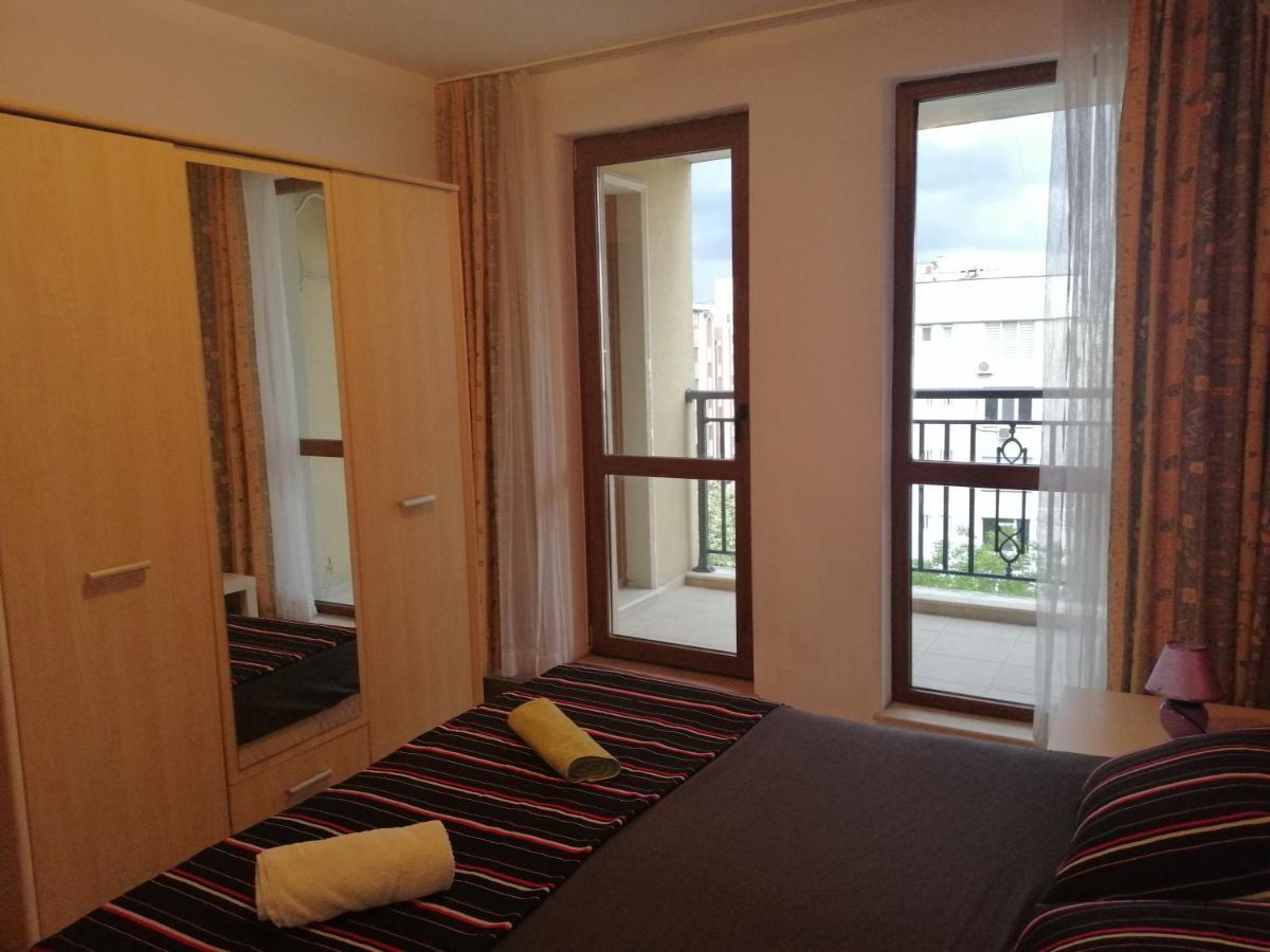 Four Seasons + Apartment Варна Екстериор снимка